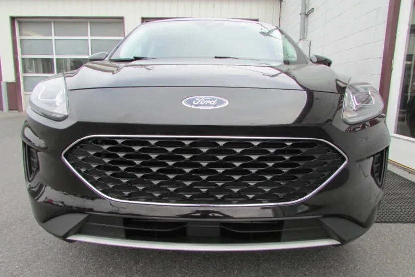 2021 Ford Escape SE photo 1