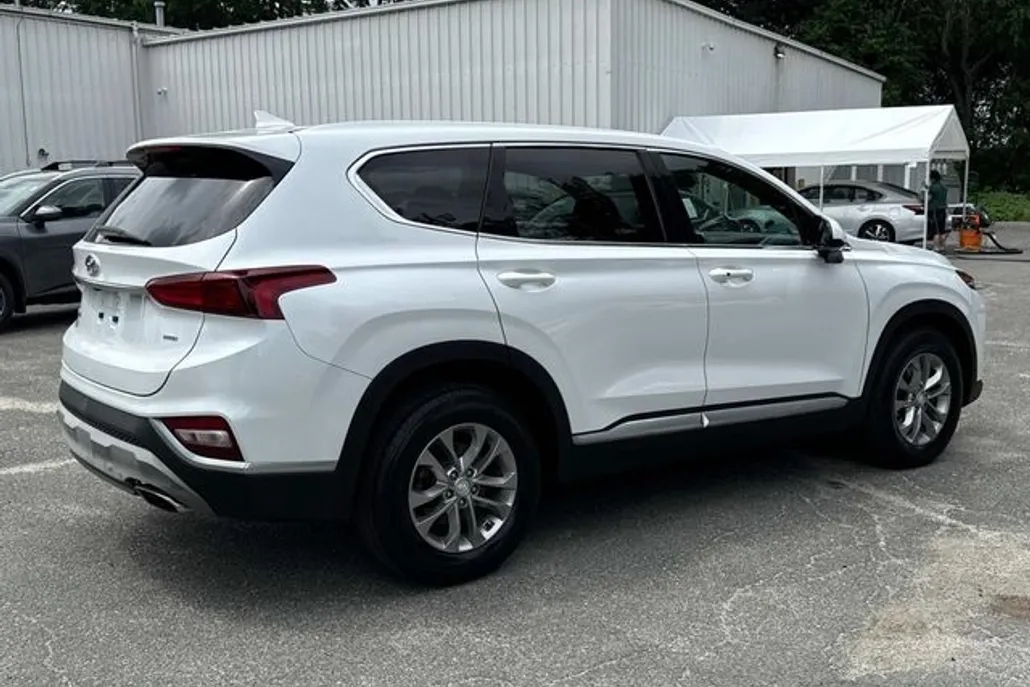 2019 Hyundai Santa Fe SEL photo 1