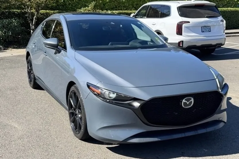 2020 Mazda Mazda3 Hatchback Premium photo 1