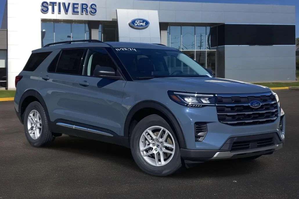 2025 Ford Explorer photo 1