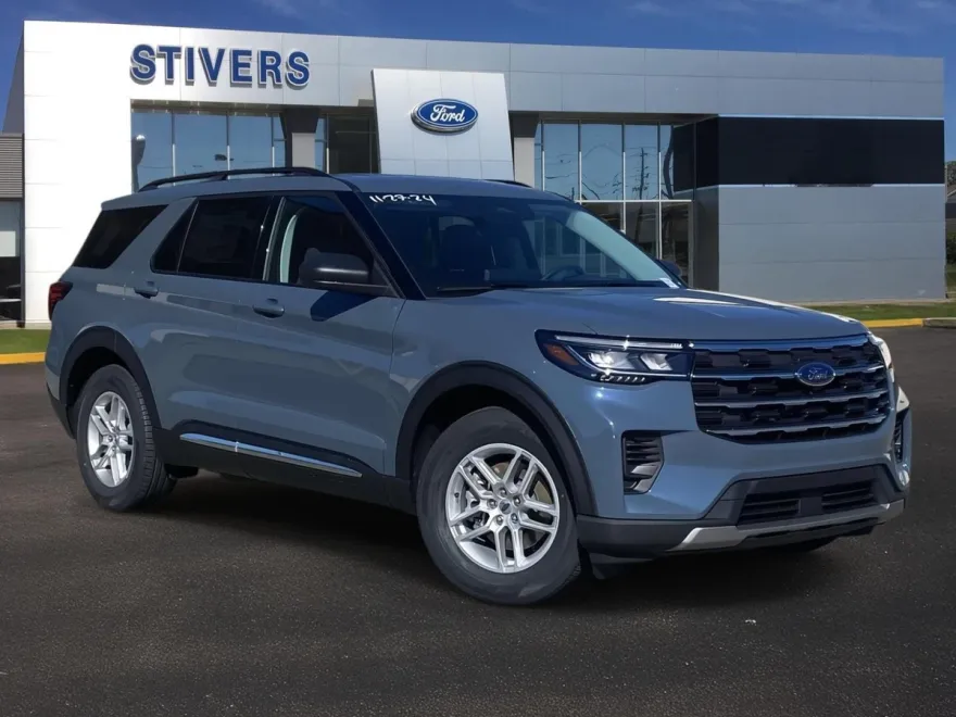 2025 Ford Explorer photo 1