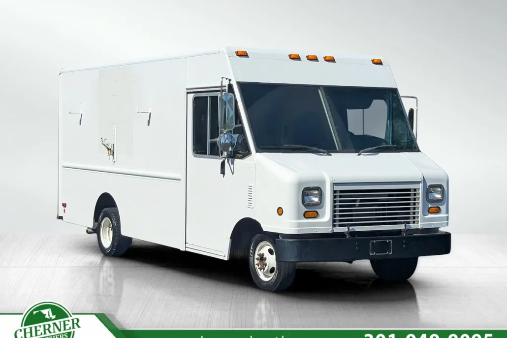 2011 Ford E-350 photo 1