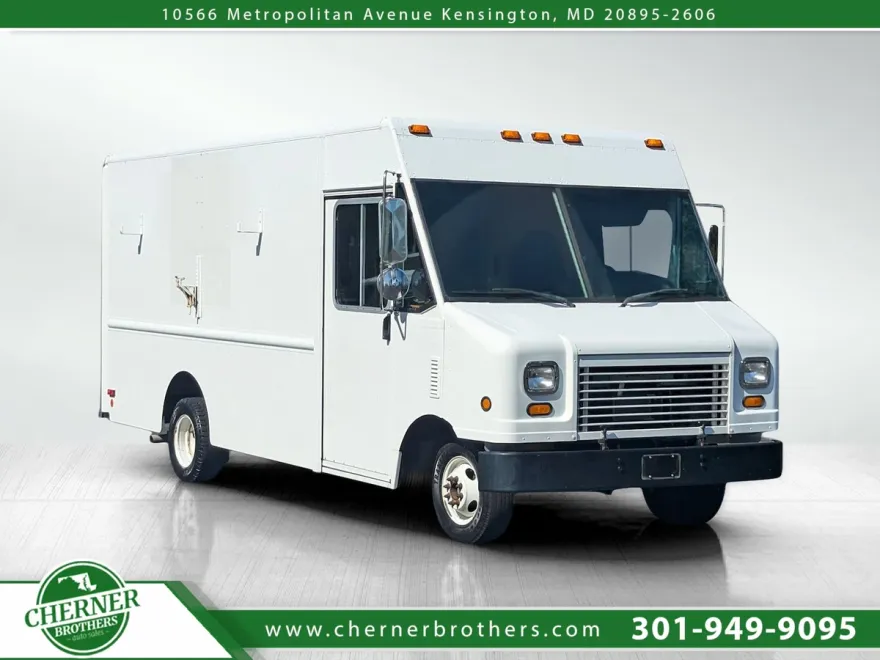2011 Ford E-350 photo 1