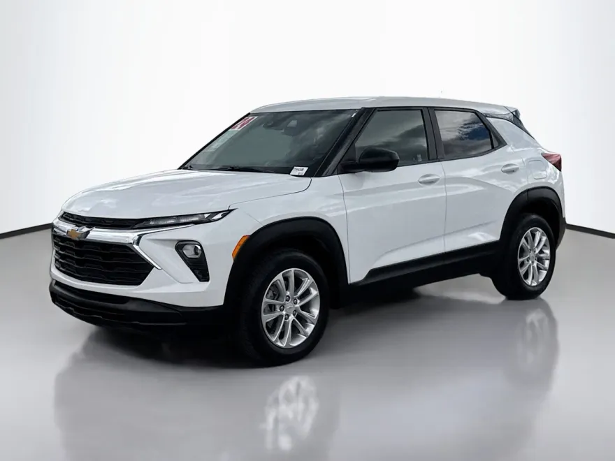 2024 Chevrolet Trailblazer LS photo 1