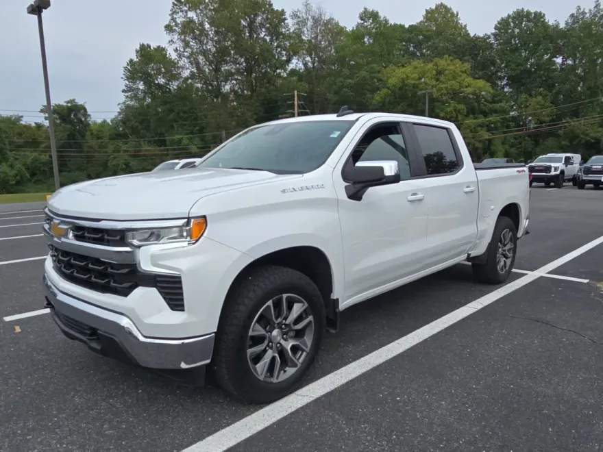 2024 Chevrolet Silverado 1500 LT photo 1