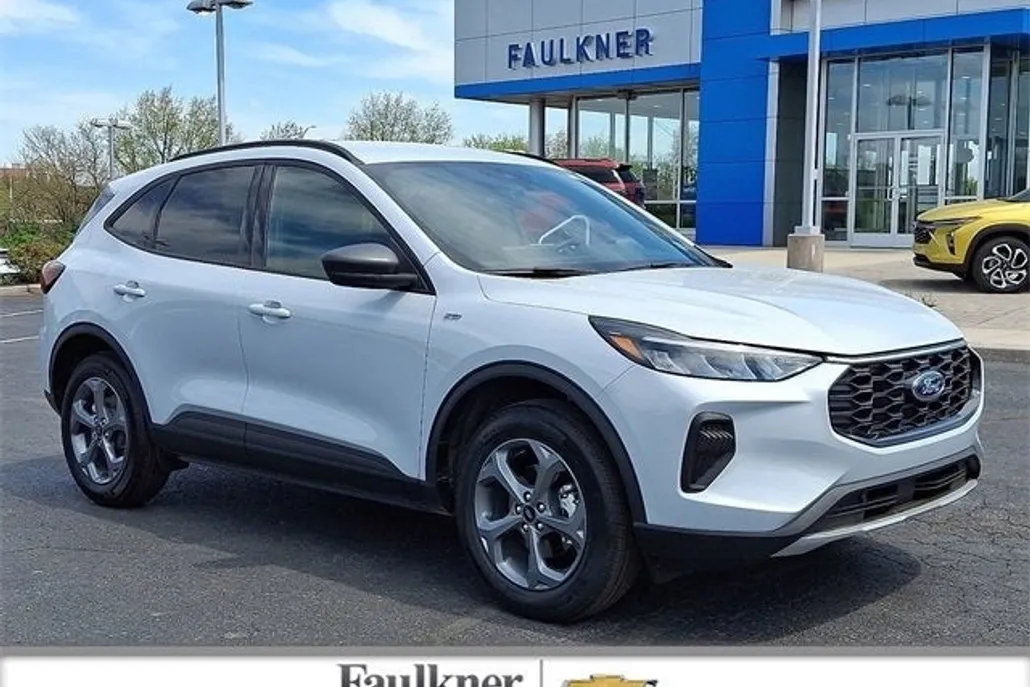 2025 Ford Escape ST-Line photo 1