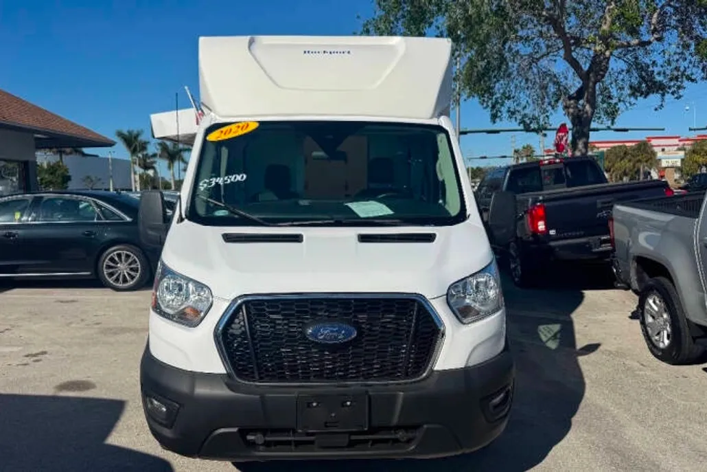 2020 Ford Transit Cutaway Chassis photo 1