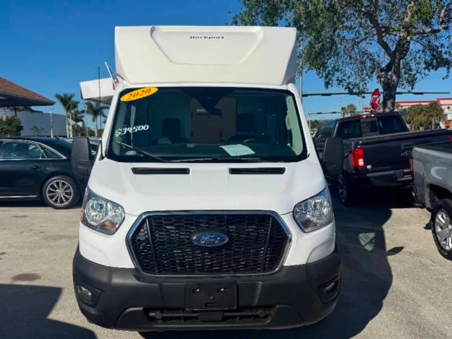 2020 Ford Transit Cutaway Chassis photo 1