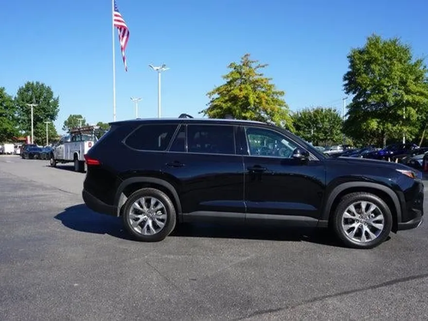 2024 Toyota Grand Highlander Limited photo 1