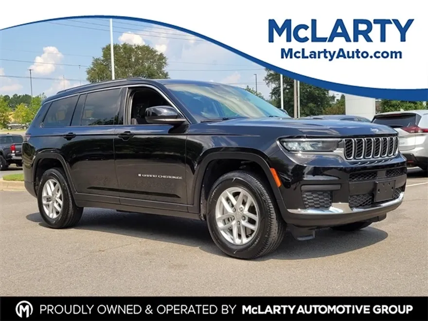 2023 Jeep Grand Cherokee Laredo photo 1