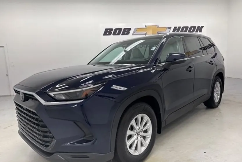 2024 Toyota Grand Highlander XLE photo 1
