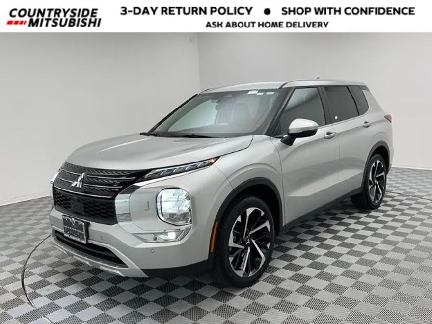 2024 Mitsubishi Outlander SE photo 1