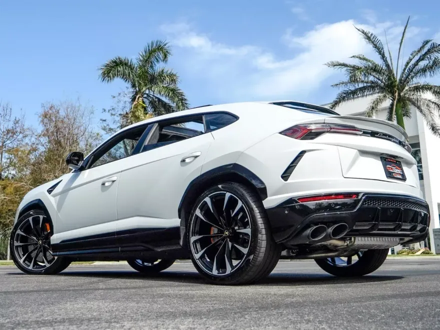 2022 Lamborghini Urus photo 43