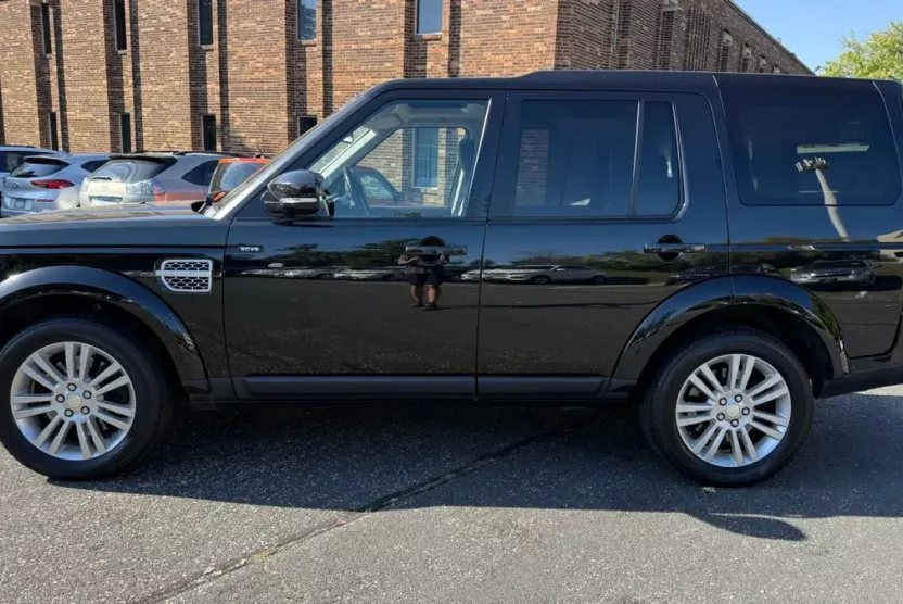 2014 Land Rover LR4 HSE LUX photo 1