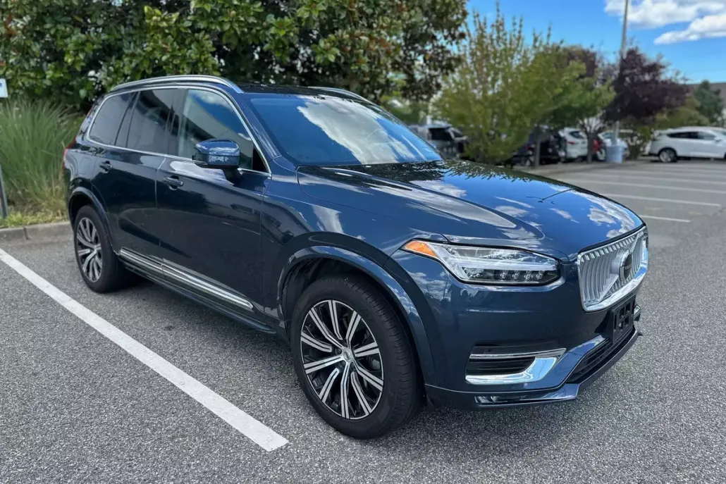 2025 Volvo XC90 B5 Core photo 1