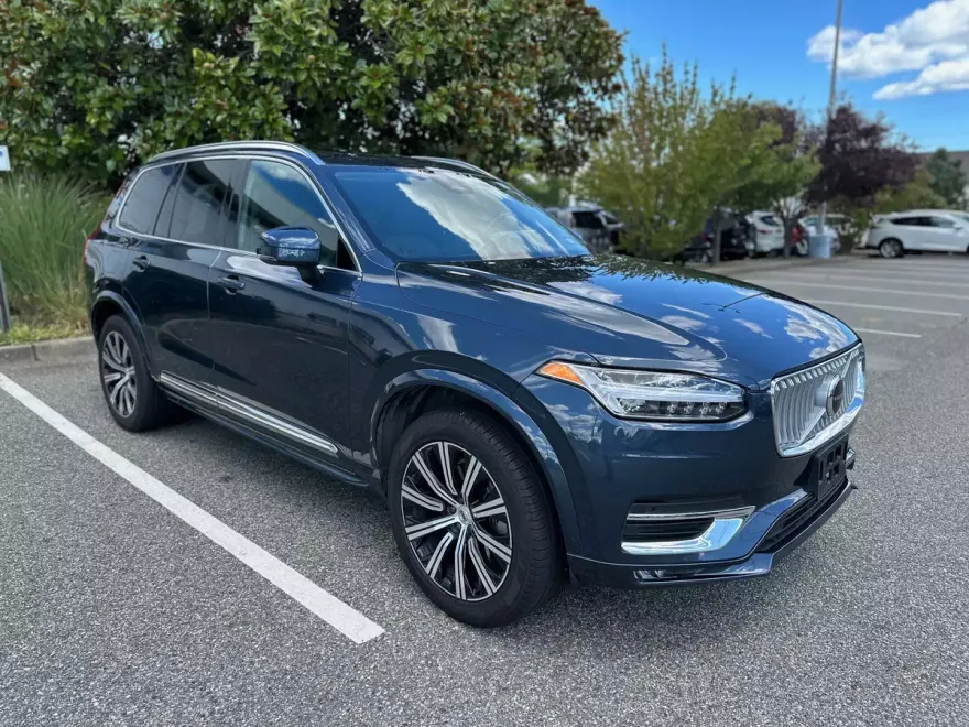 2025 Volvo XC90 B5 Core photo 1