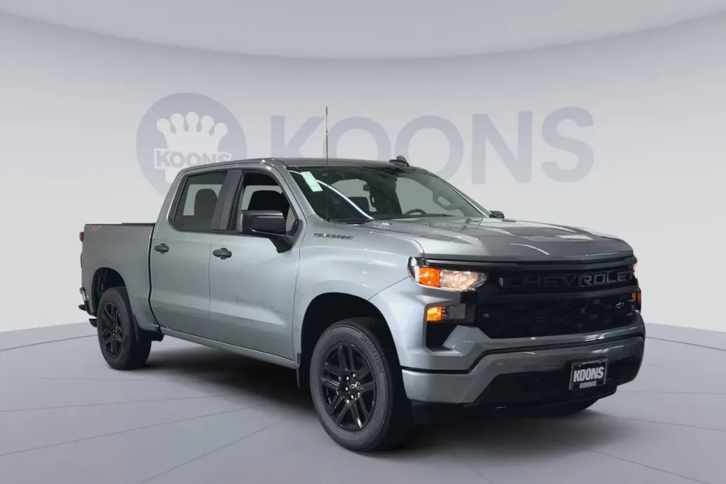 2025 Chevrolet Silverado Custom photo 1