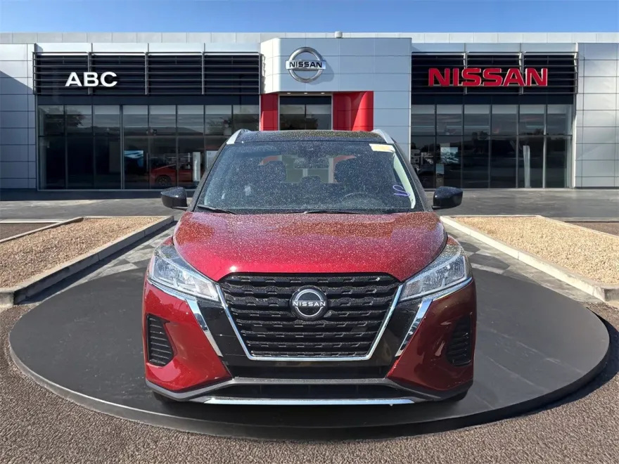 2024 Nissan Kicks SV photo 1