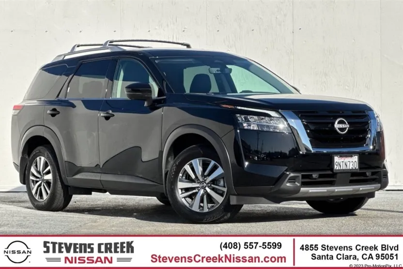 2024 Nissan Pathfinder SL photo 1