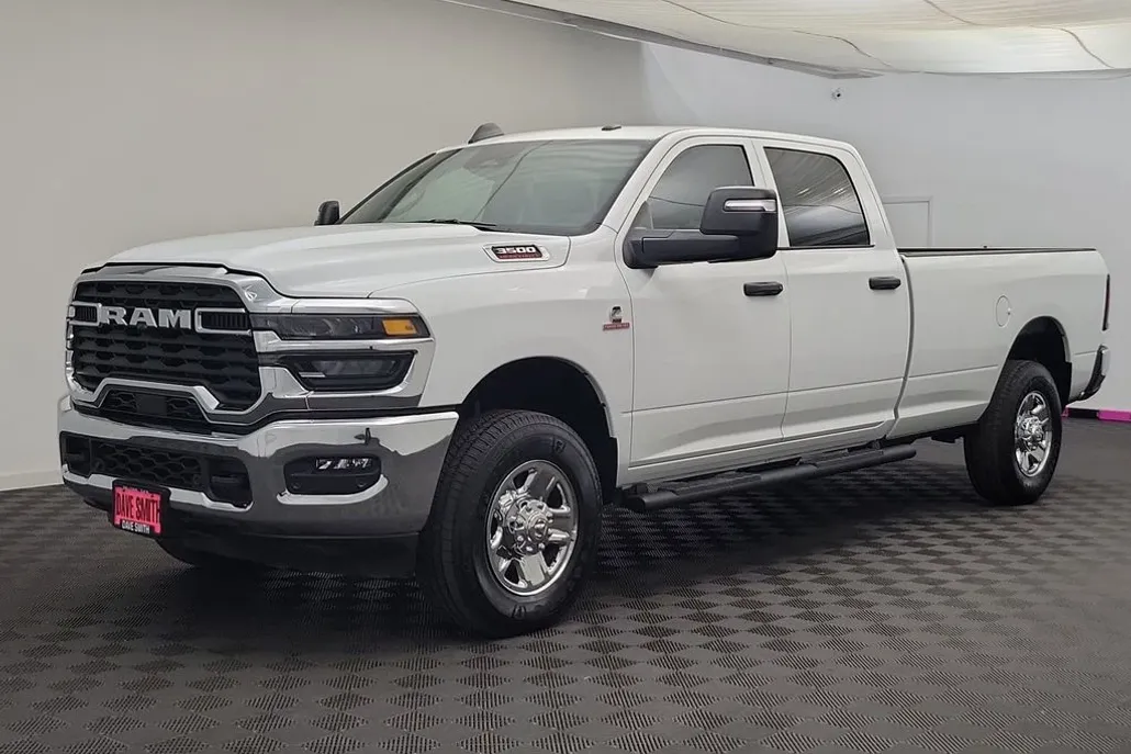 2025 Ram 3500 Tradesman photo 1