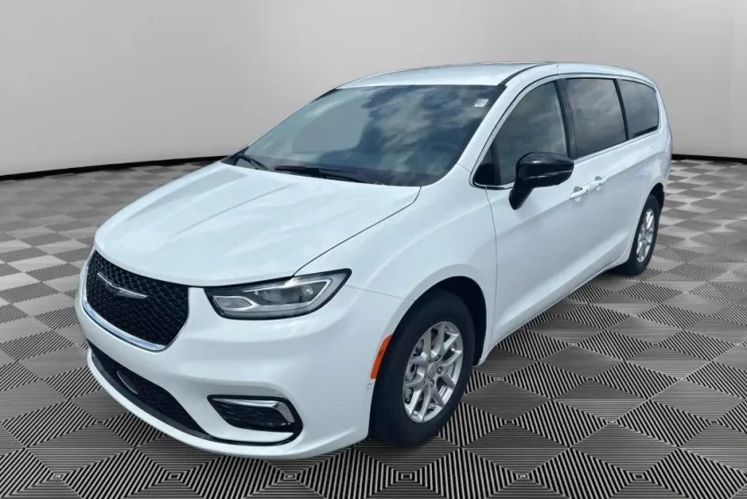 2026 Chrysler Pacifica photo 1