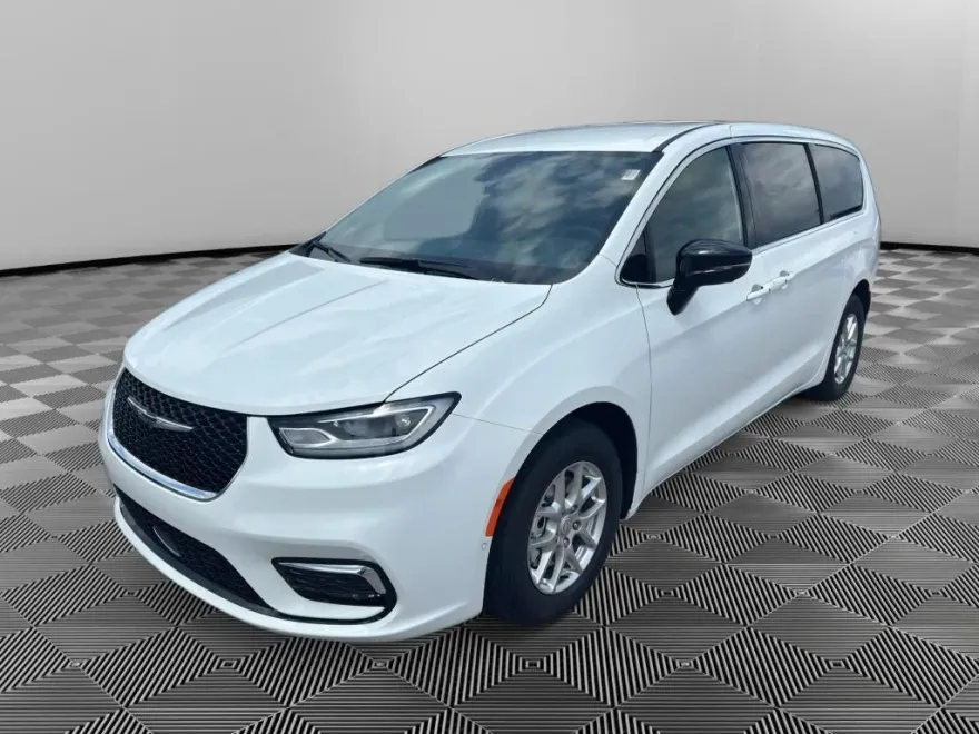2026 Chrysler Pacifica photo 1