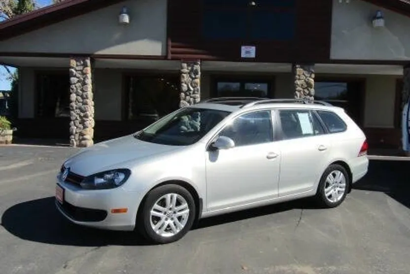 2011 Volkswagen Jetta SportWagen TDI photo 1
