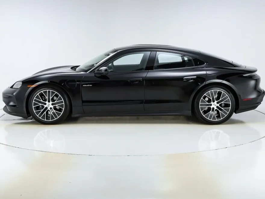 2026 Porsche Taycan 4 photo 1