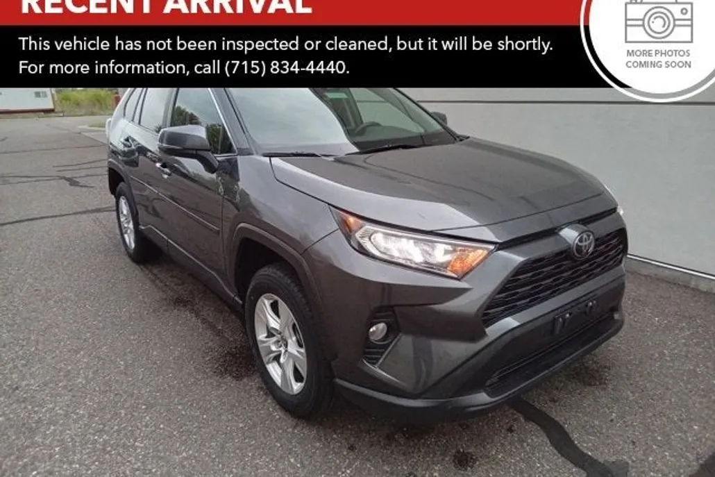 2021 Toyota RAV4 XLE photo 1