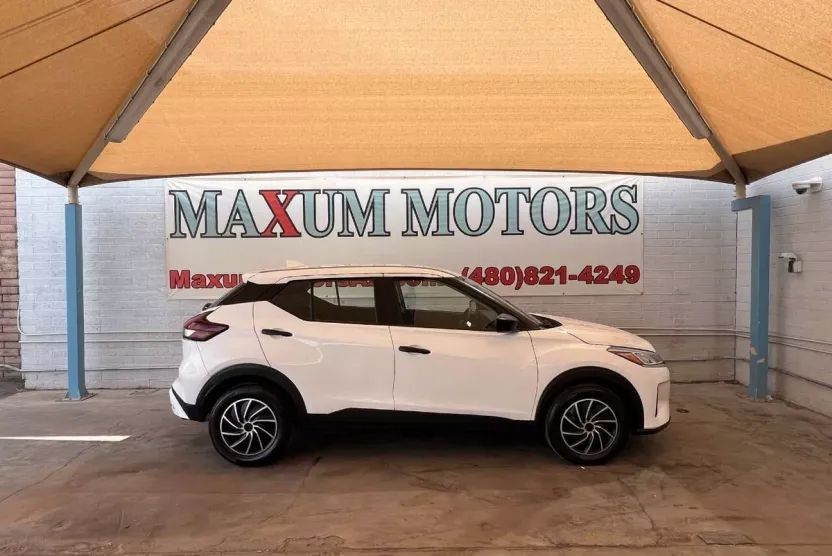 2024 Nissan Kicks S photo 1