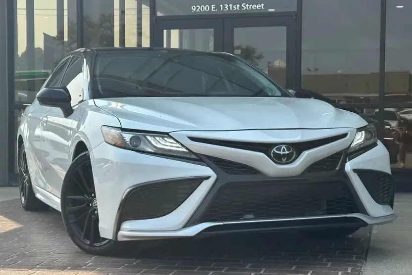2023 Toyota Camry XSE photo 1