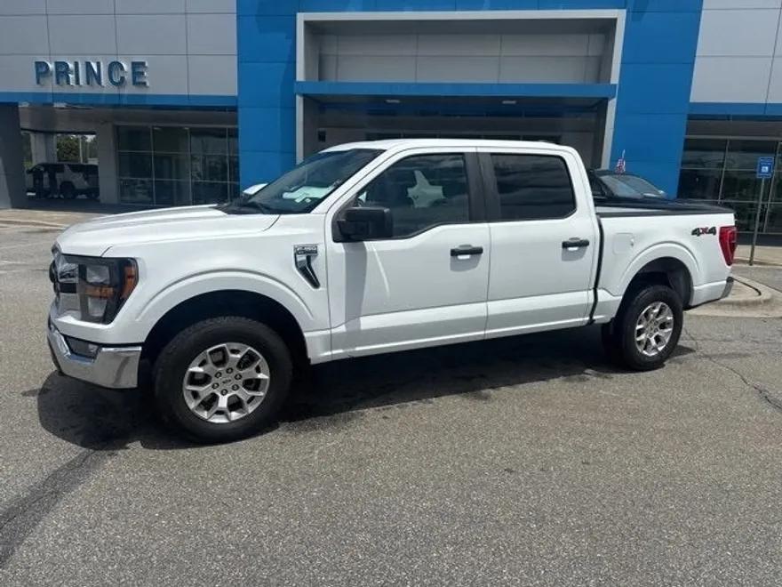 2023 Ford F-150 XL photo 1