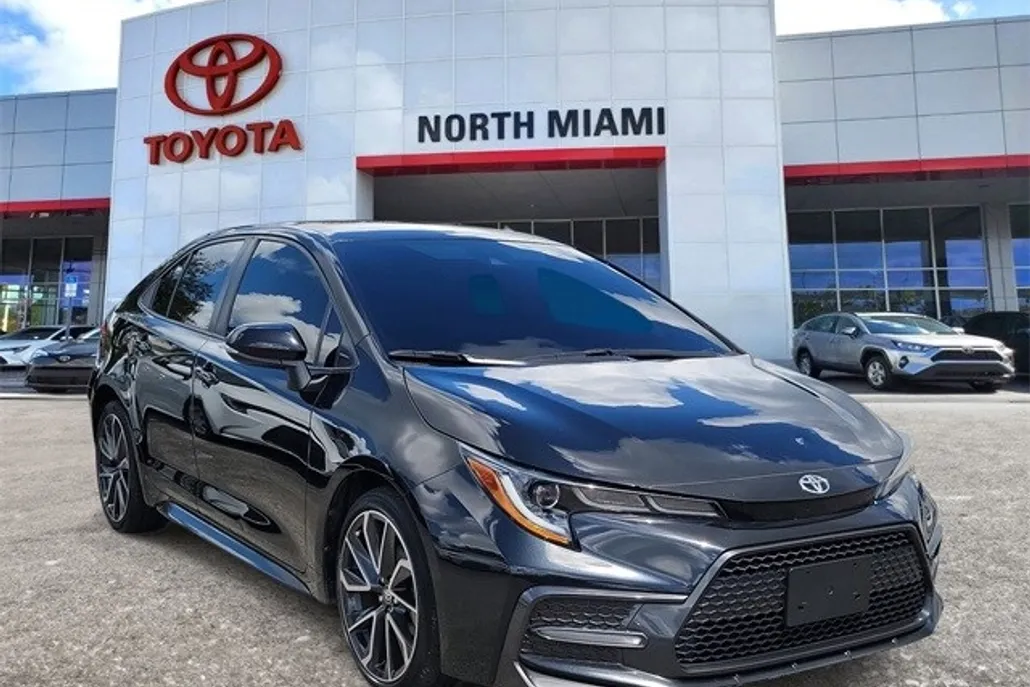 2021 Toyota Corolla SE photo 1