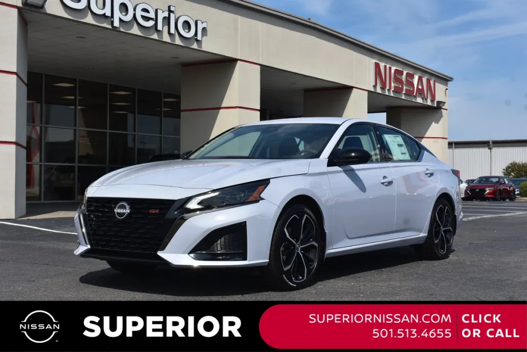 2025 Nissan Altima SR photo 1