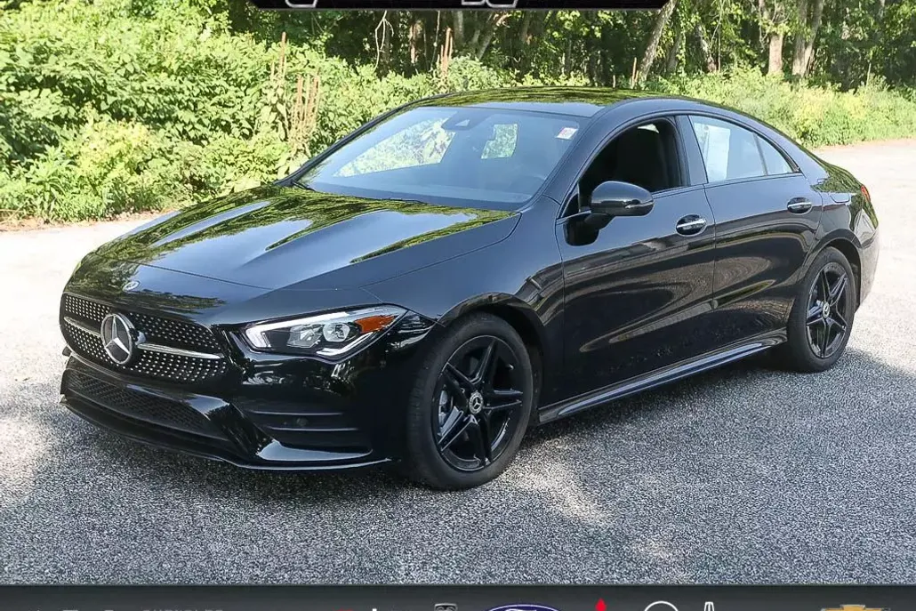 2022 Mercedes Benz CLA 250 4MATIC photo 1