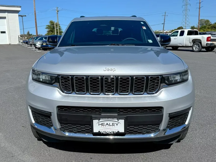 2024 Jeep Grand Cherokee Limited photo 1