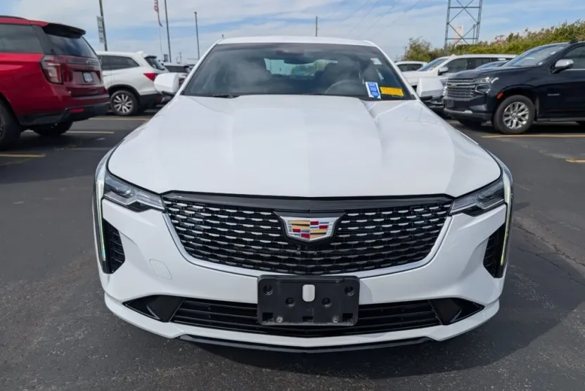 2024 Cadillac CT4 Luxury photo 1