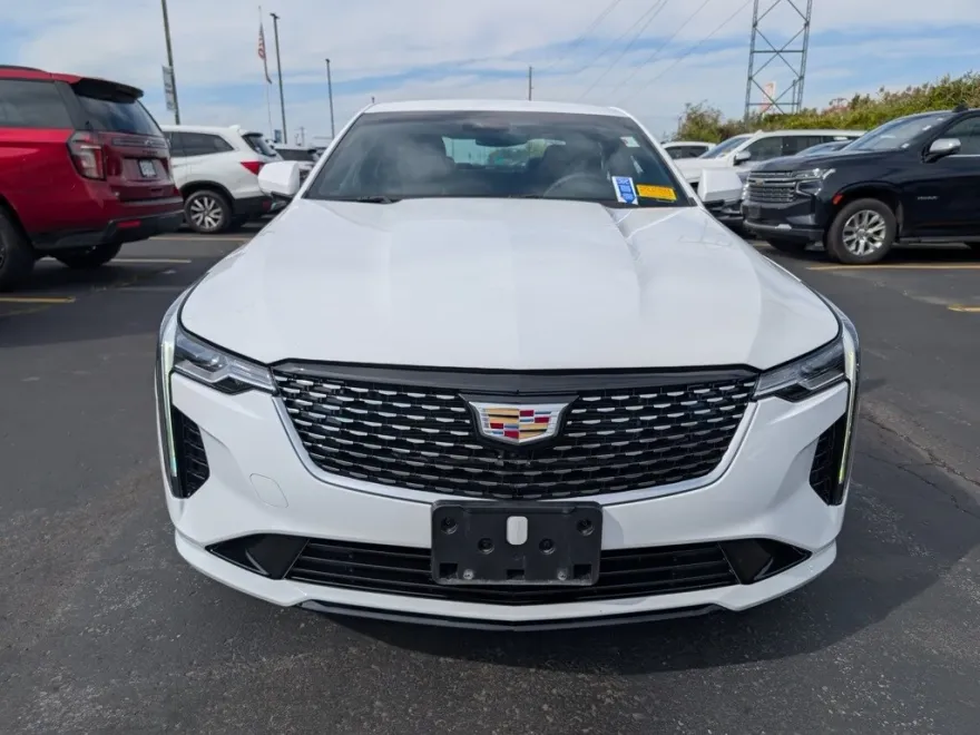 2024 Cadillac CT4 Luxury photo 1