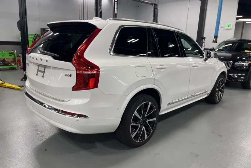 2024 Volvo XC90 Plus photo 1