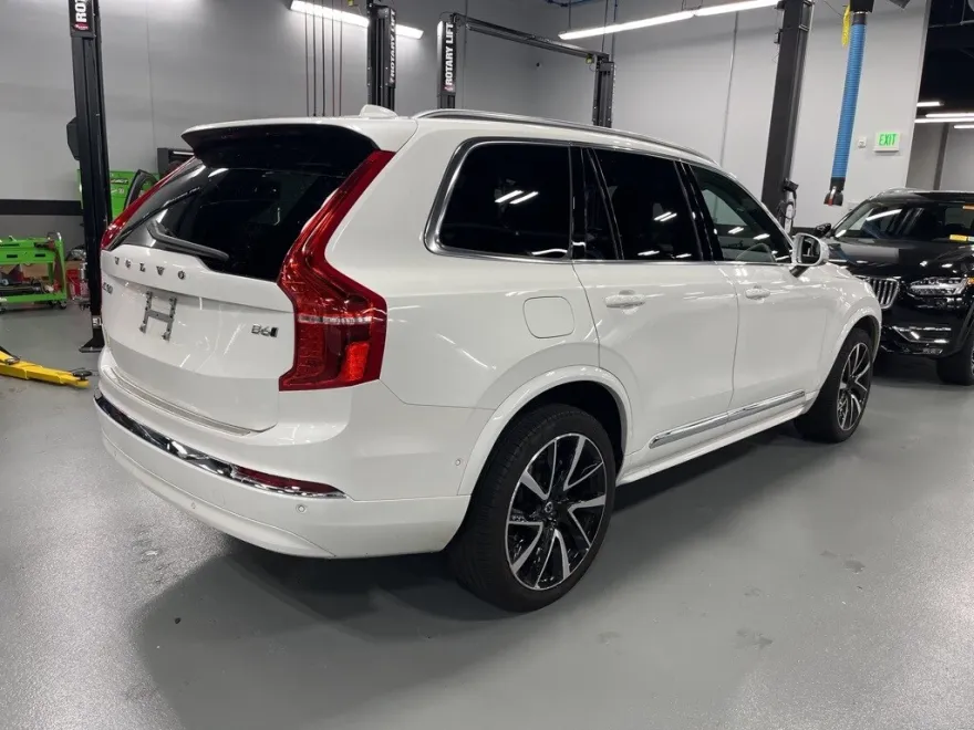 2024 Volvo XC90 Plus photo 1