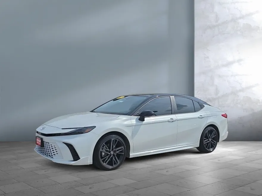 2025 Toyota Camry LE photo 1