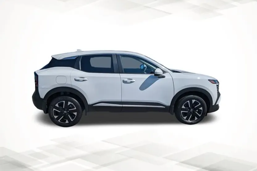 2025 Nissan Kicks SV photo 1