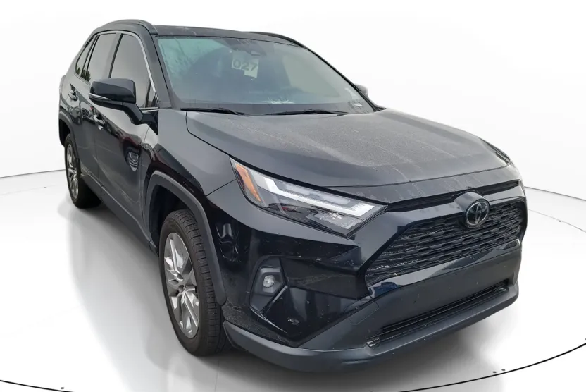 2022 Toyota RAV4 XLE Premium photo 1