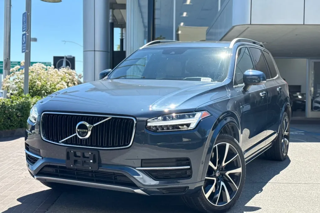 2019 Volvo XC90 T8 photo 1