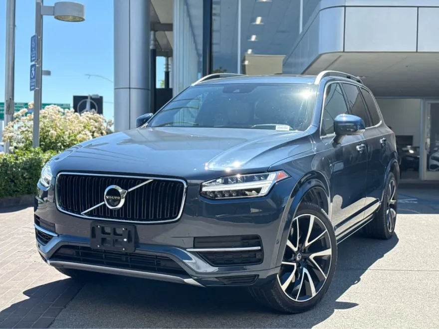 2019 Volvo XC90 T8 photo 1