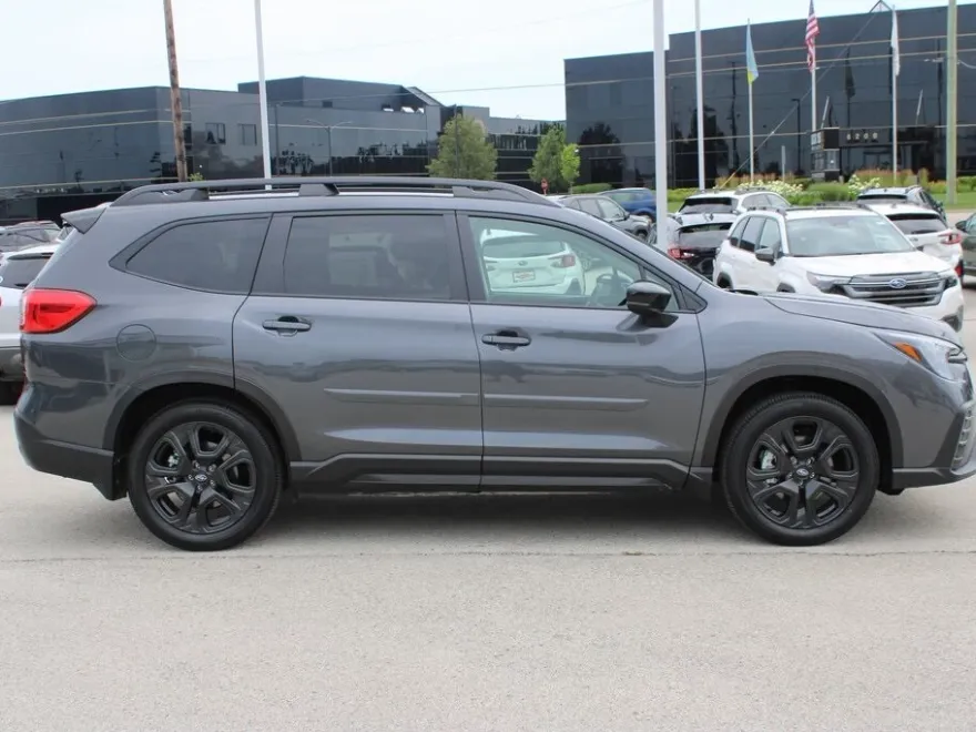 2025 Subaru Ascent Onyx Edition Touring photo 1