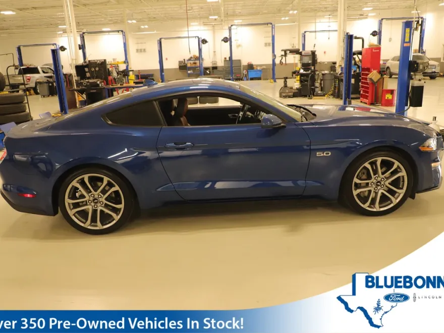 2022 Ford Mustang GT Premium photo 1