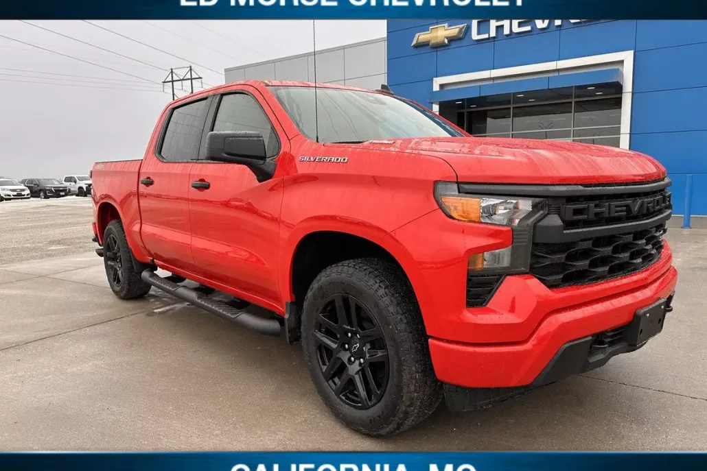 2025 Chevrolet Silverado 1500 Custom photo 1