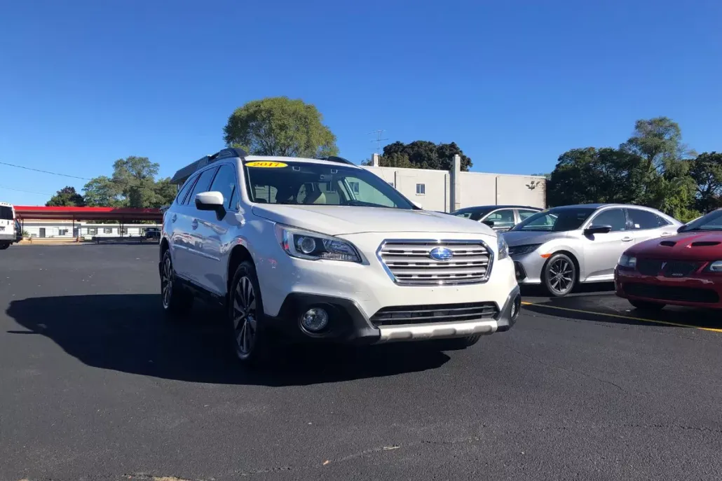 2017 Subaru Outback 3.6R Limited photo 1