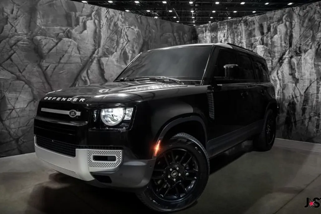 2022 Land Rover Defender S photo 1